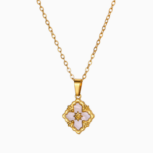 Lucky Clover Shell Malachite 18k gold Necklace