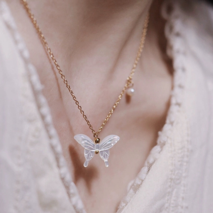 Crystal Shell Butterfly Pearl Necklace
