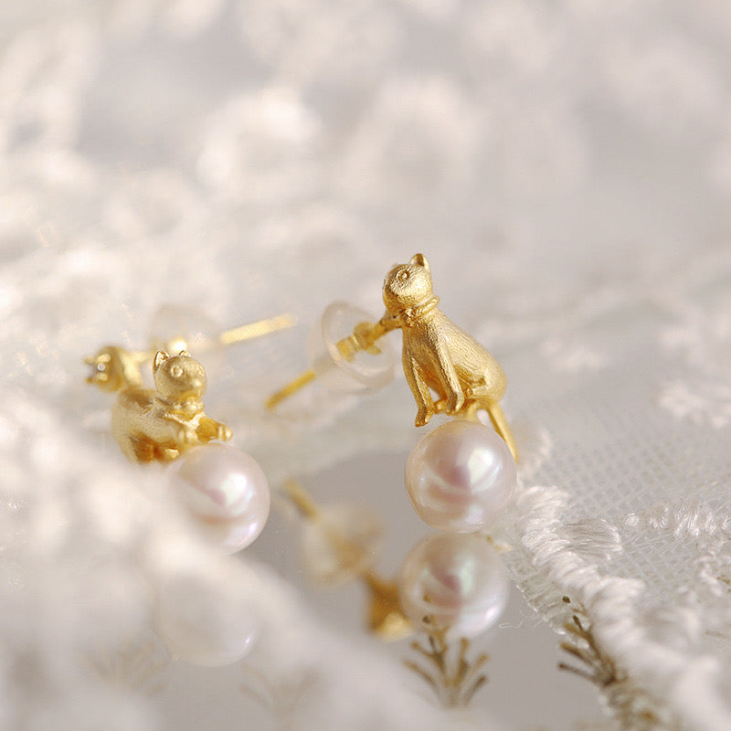 Kitty Pearl Golden Earrings