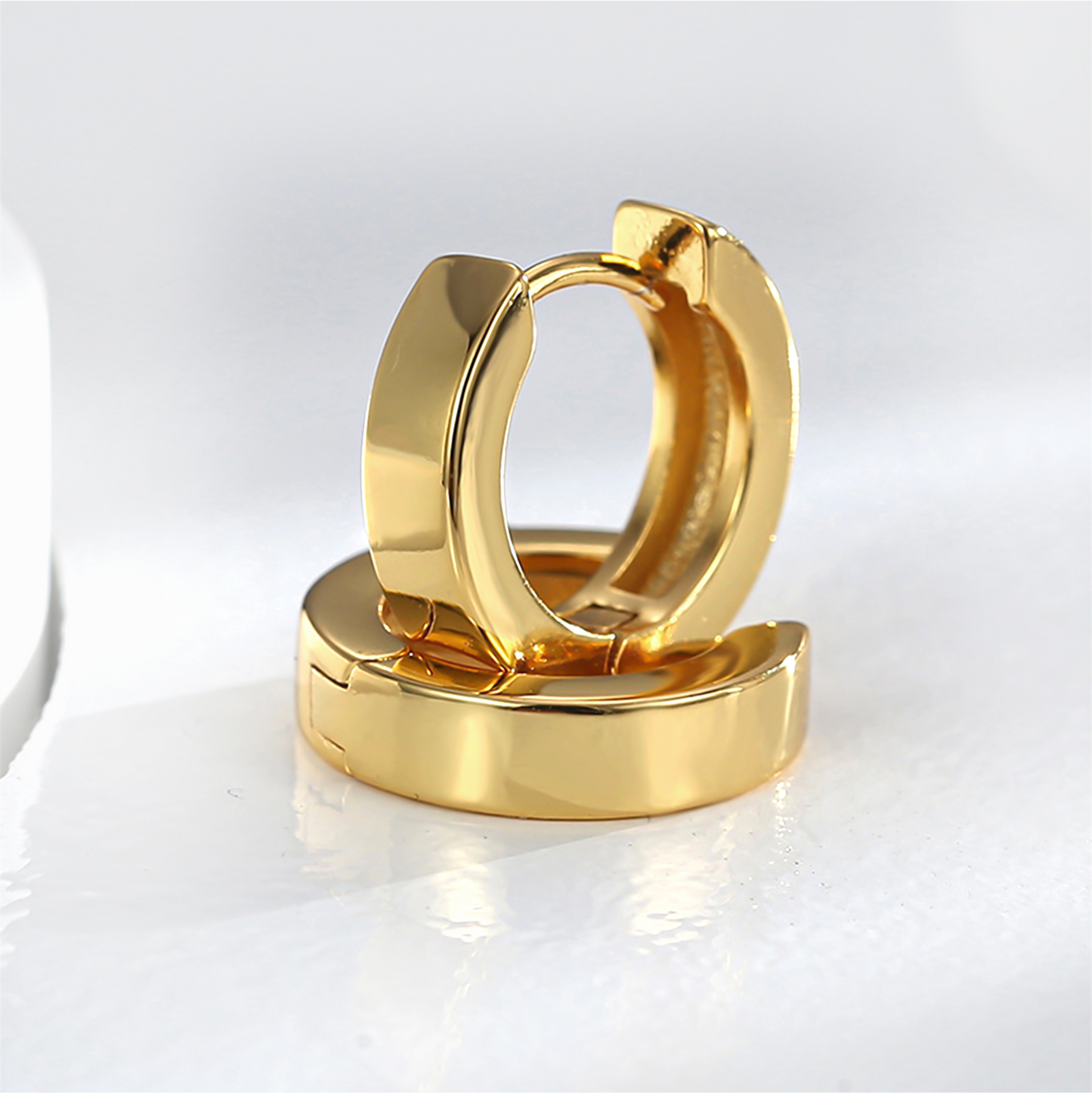 18k Gold Huggie Hoops Earrings