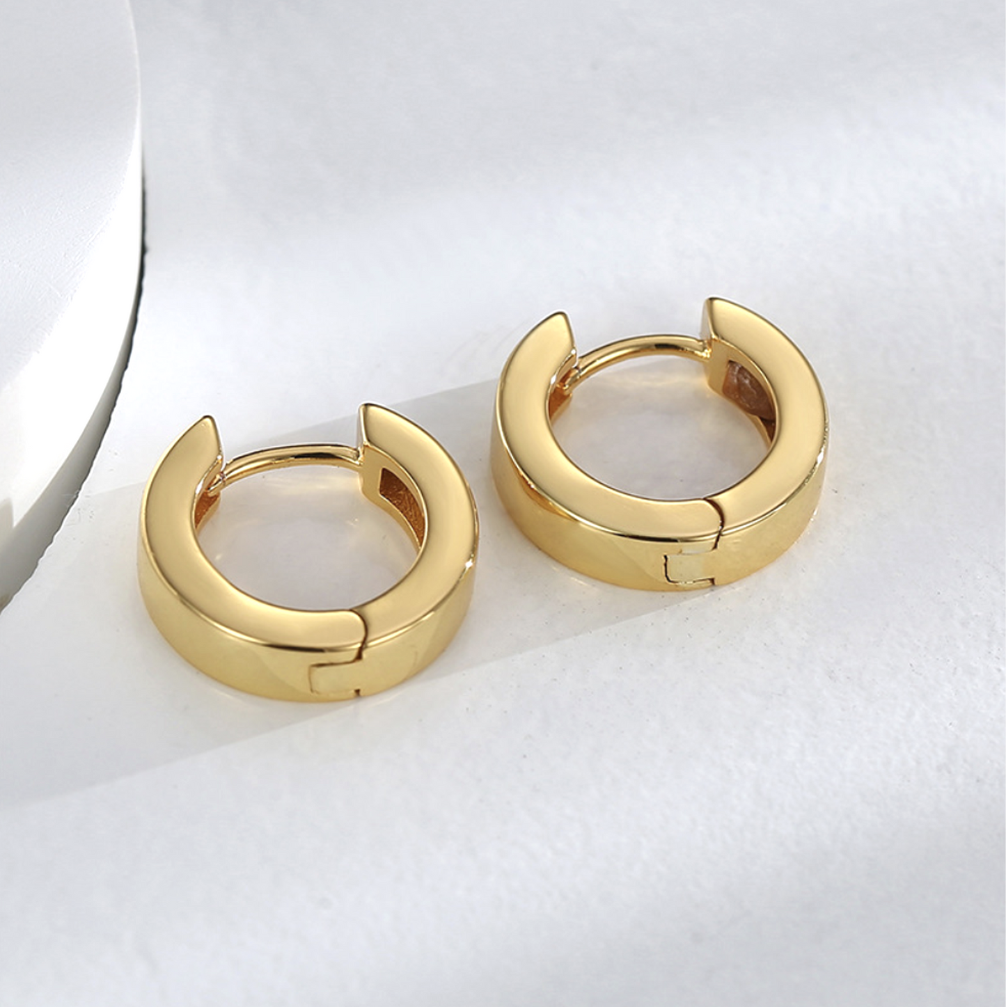 18k Gold Huggie Hoops Earrings