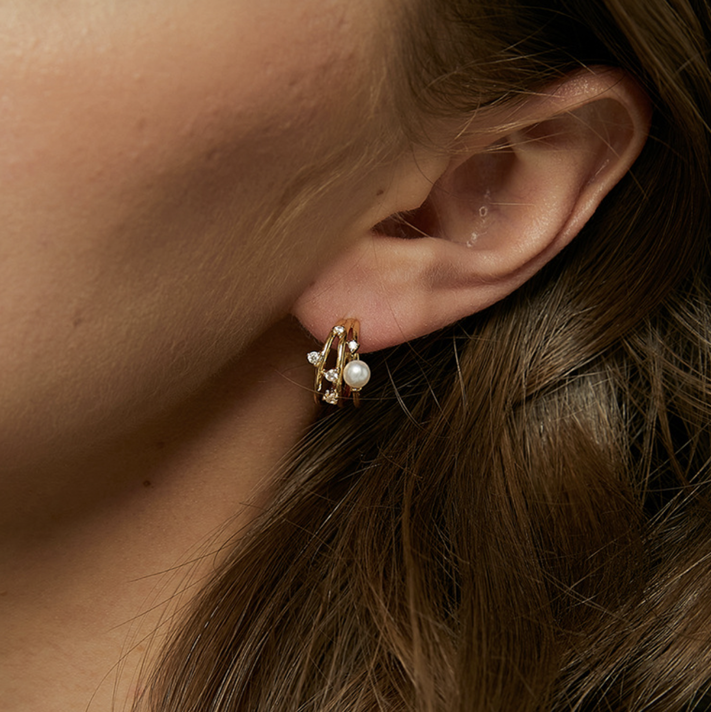 Dainty Gold Layers Pearl Hoop Earrings