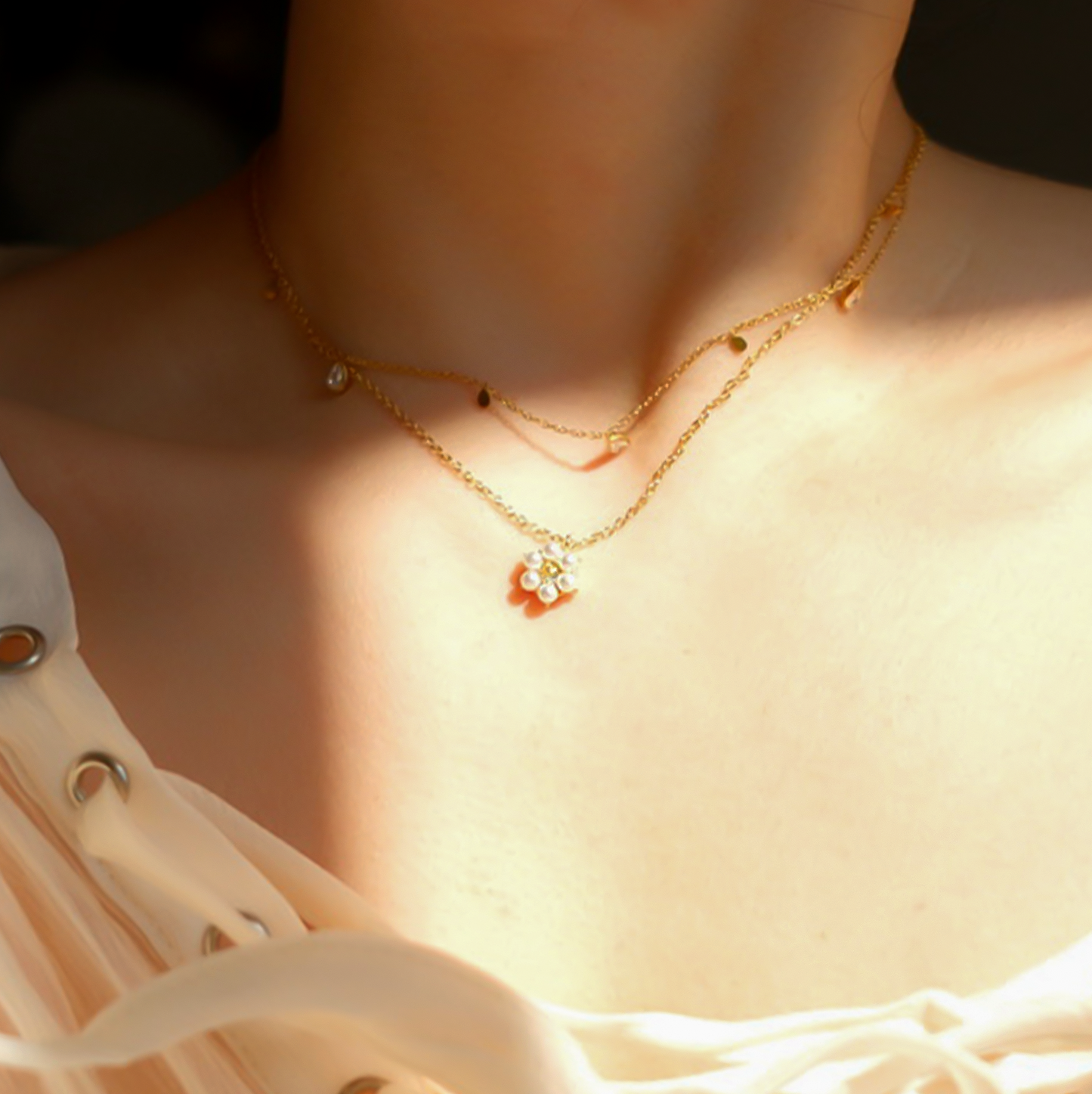 18k Dainty Daisy Pendant Stack Necklace