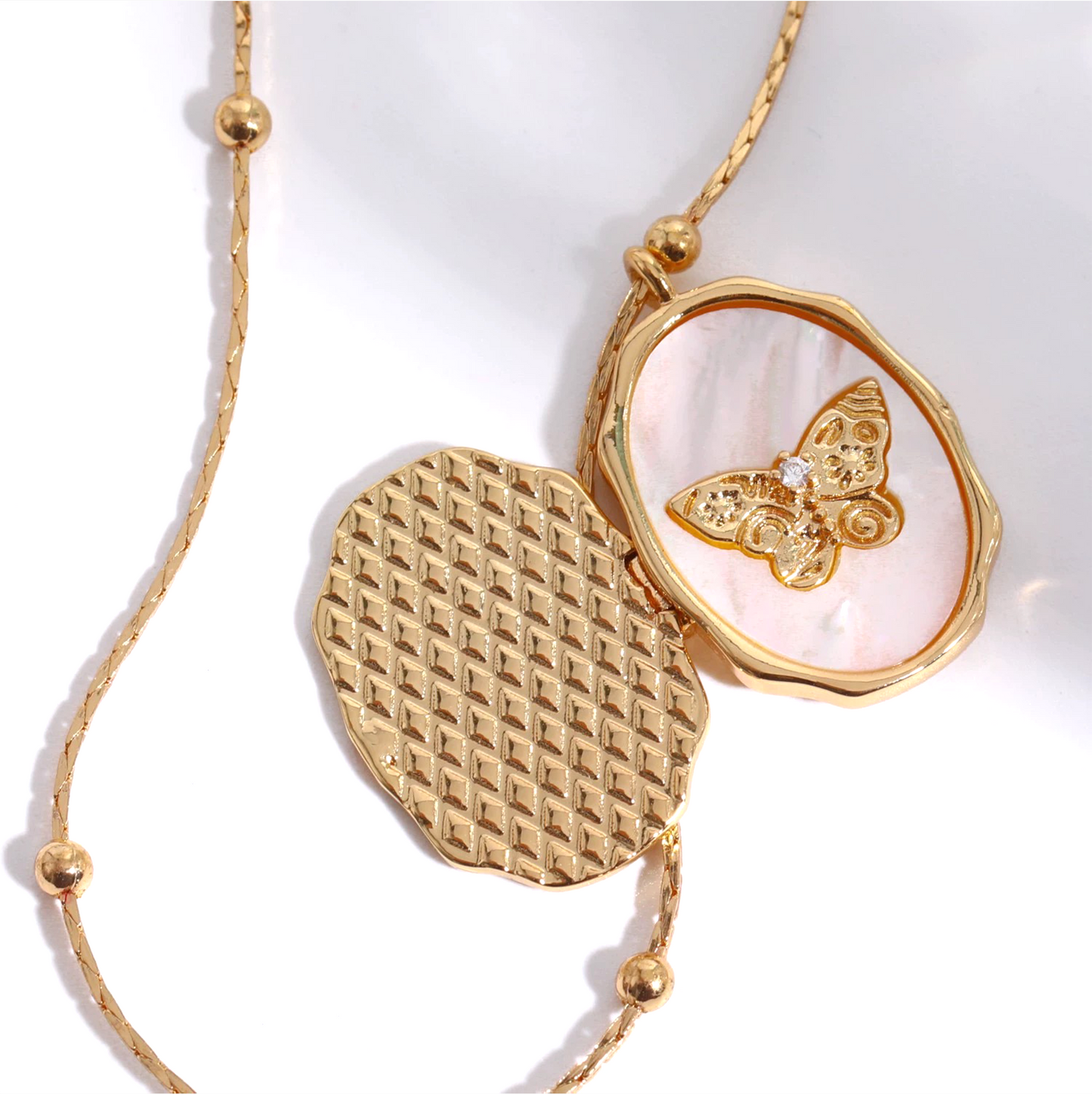 Butterfly Shell Photo Album 14k gold-plated Necklace