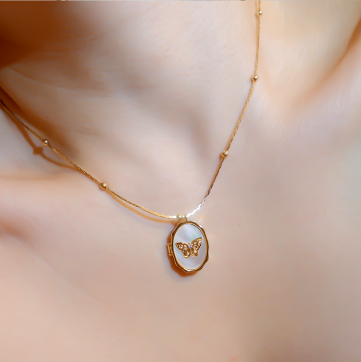 Butterfly Shell Photo Album 14k gold-plated Necklace