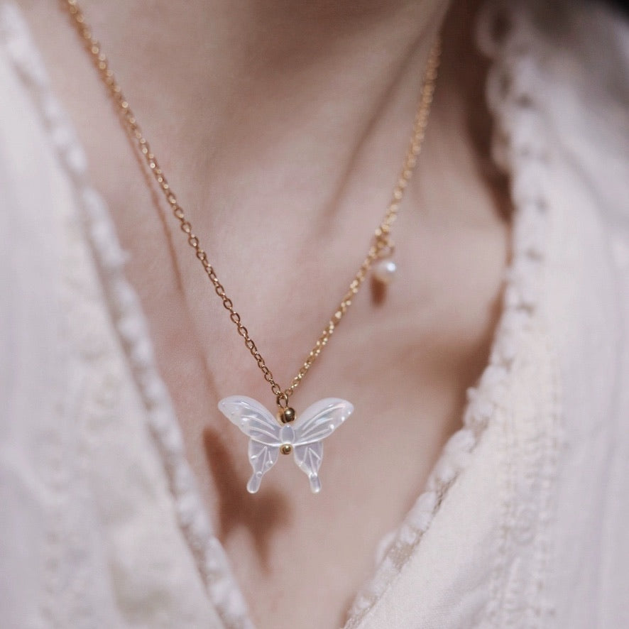 Crystal Shell  Butterfly Pearl Necklace