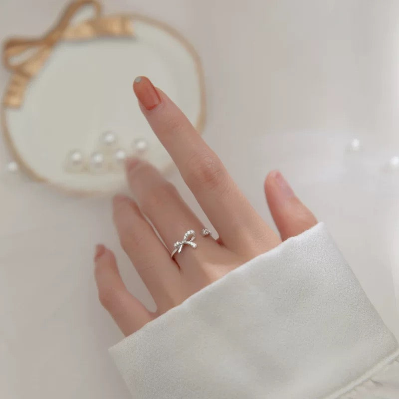 Silvery Tiny Bowknot Ring